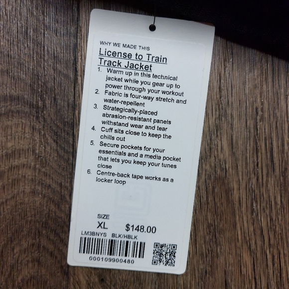 Lululemon License to Train Jacket - Picture 6 of 8